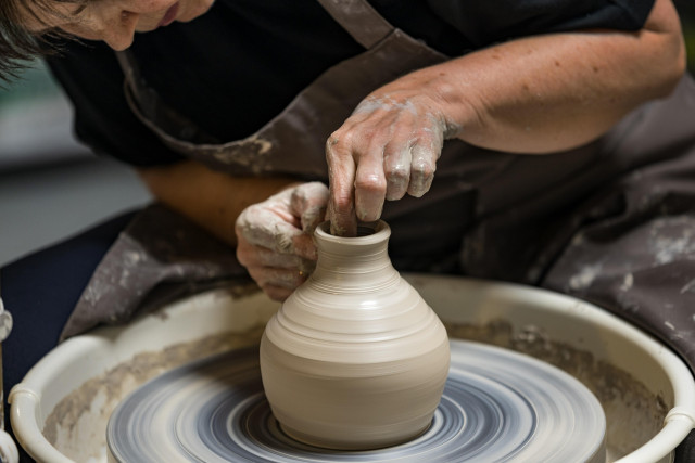 Atelier poterie : Tour, bol émaillé et création libre au colombin !_Bavay